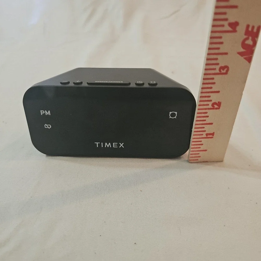 Timex battery powered alarm clock‎